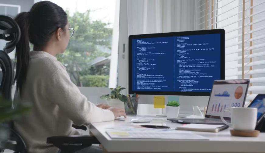 句容市企业数字化解决方案:机器学习赋能商业模式升级的核心路径